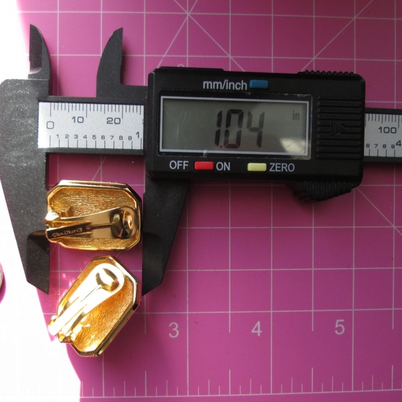 ✨ Vintage Christian Dior Clip-On Earrings Stamped CHR. DIOR Sparkly Bold - Picture 8 of 14